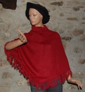 Poncho tricoté en pur alpaga
